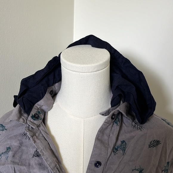 Long Sleeve Button-Up Shirt Top With Detachable Hood - Picture 3 of 5